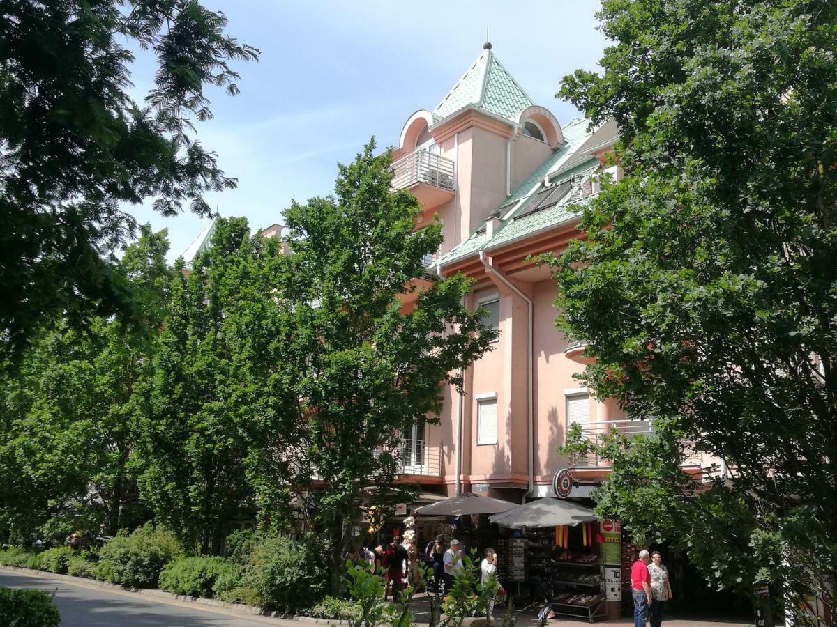 Niki Apartman เฮวิซ ภายนอก รูปภาพ